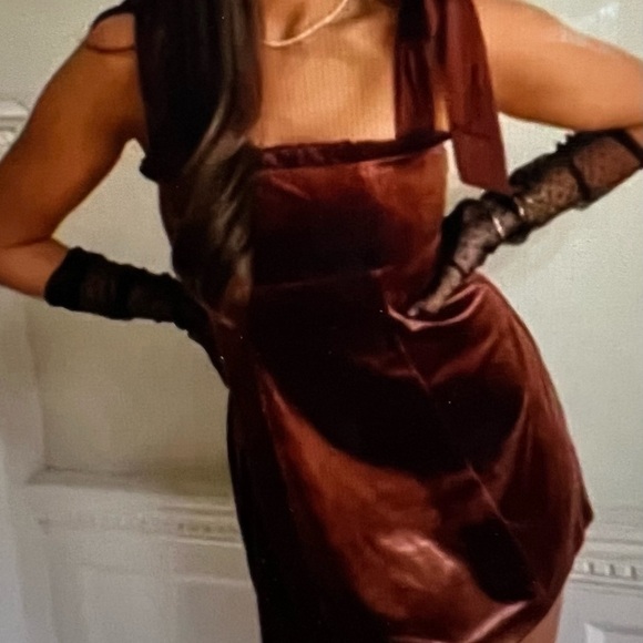 DANIELLE BERNSTEIN VELVET SHORT MINI DRESS BRAND NEW - Picture 1 of 11